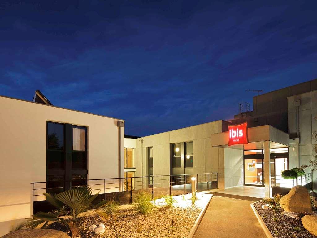 Hotel Ibis Guingamp Coeur De Bretagne Ploumagoar Екстер'єр фото