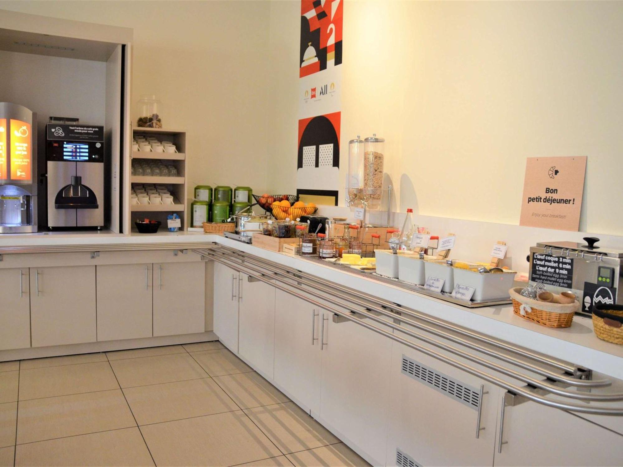 Hotel Ibis Guingamp Coeur De Bretagne Ploumagoar Екстер'єр фото