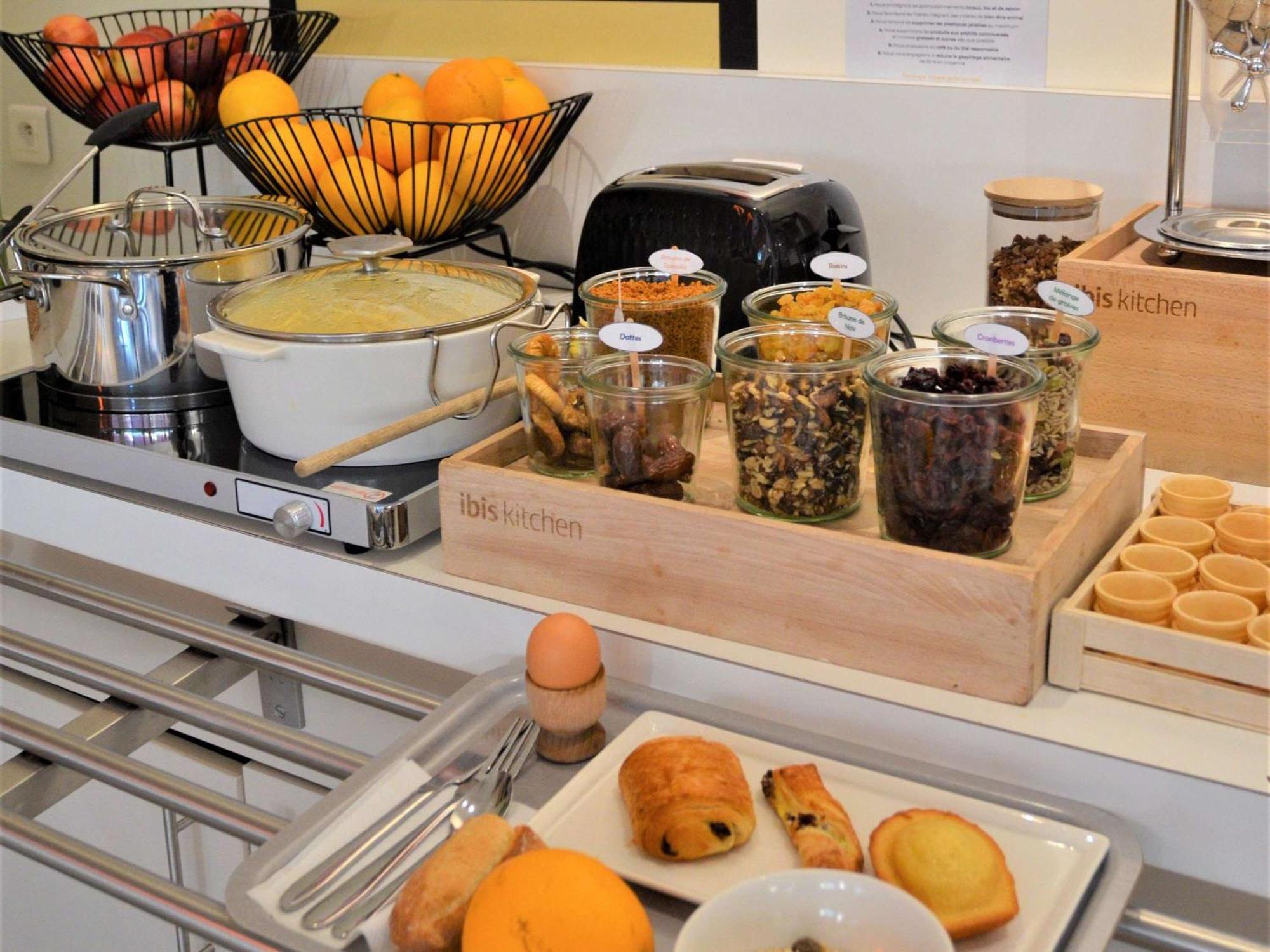 Hotel Ibis Guingamp Coeur De Bretagne Ploumagoar Екстер'єр фото