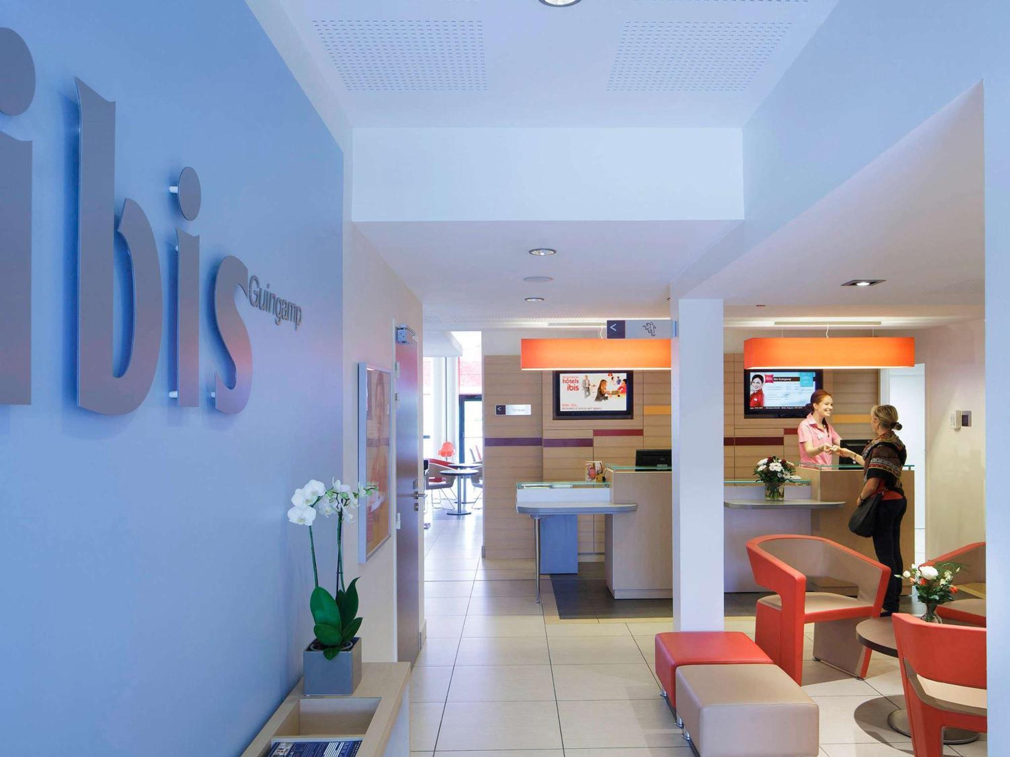 Hotel Ibis Guingamp Coeur De Bretagne Ploumagoar Екстер'єр фото