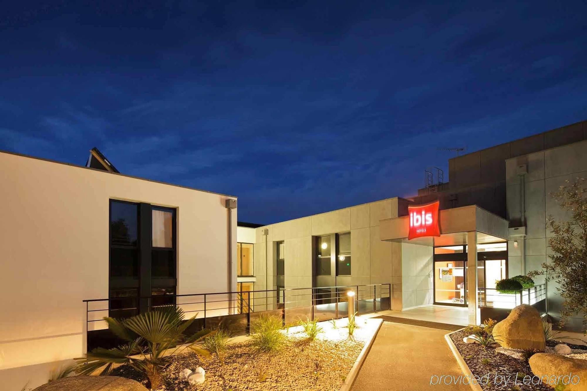 Hotel Ibis Guingamp Coeur De Bretagne Ploumagoar Екстер'єр фото